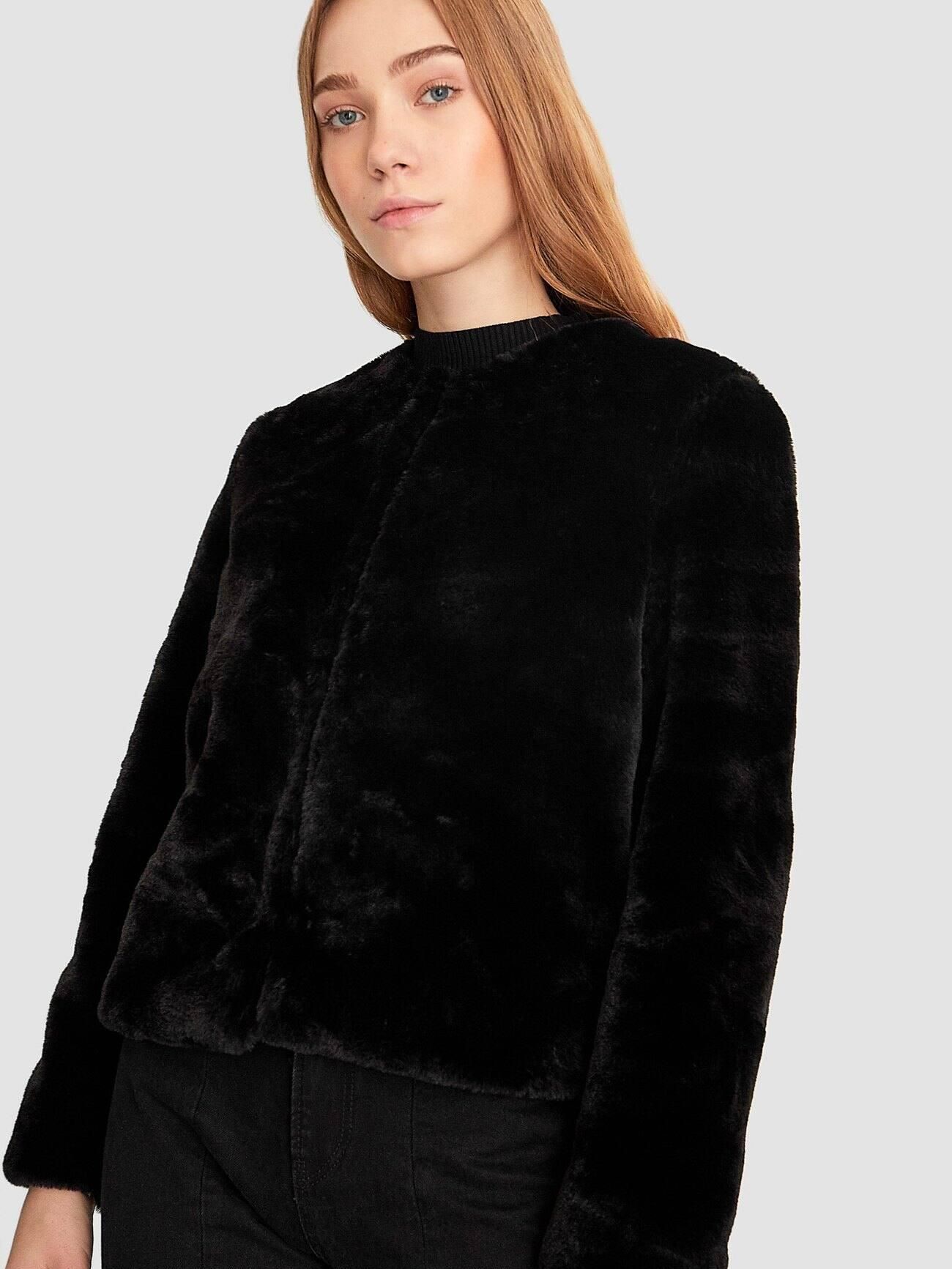 

Полушубок Stradivarius XAZ231432TZHQ S Черный