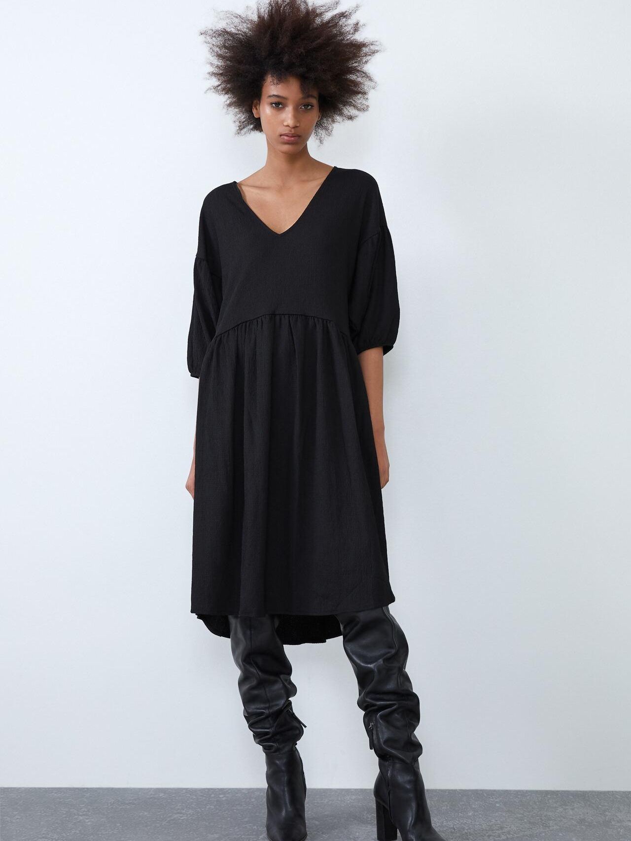 

Платье Zara XAZ239362CBAQ S Черное