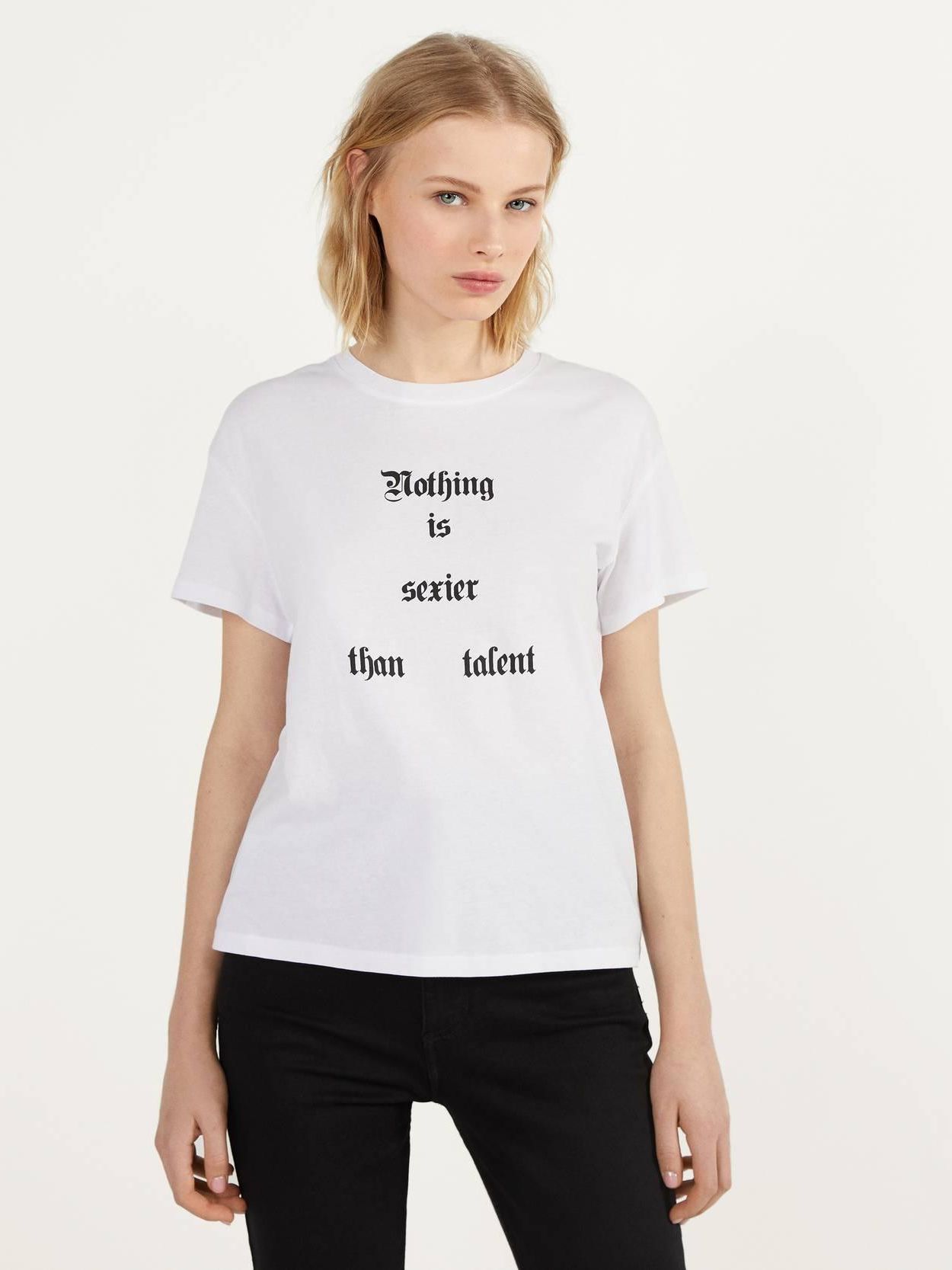

Футболка Bershka XAZ262865HNXD  Белая, Футболка Bershka XAZ262865HNXD XS Белая