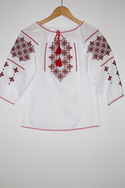 

Вишиванка жіноча Veronika 4702 Марта білий полотно 40