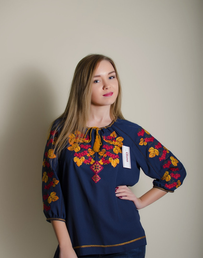 

Вишиванка жіноча Olana 5530 Калина синій шифон 54