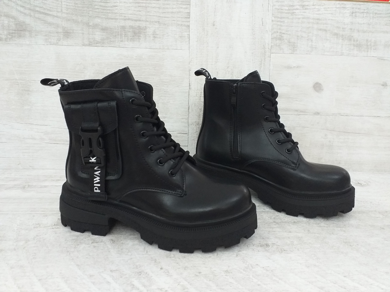 

Женские ботинки Discont R157-38 Черные