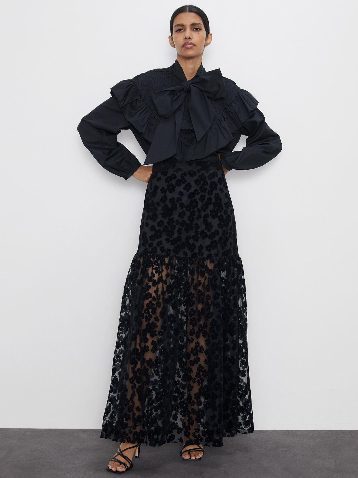 

Юбка Zara XAZ244037STXT  Черная, Юбка Zara XAZ244037STXT XS Черная