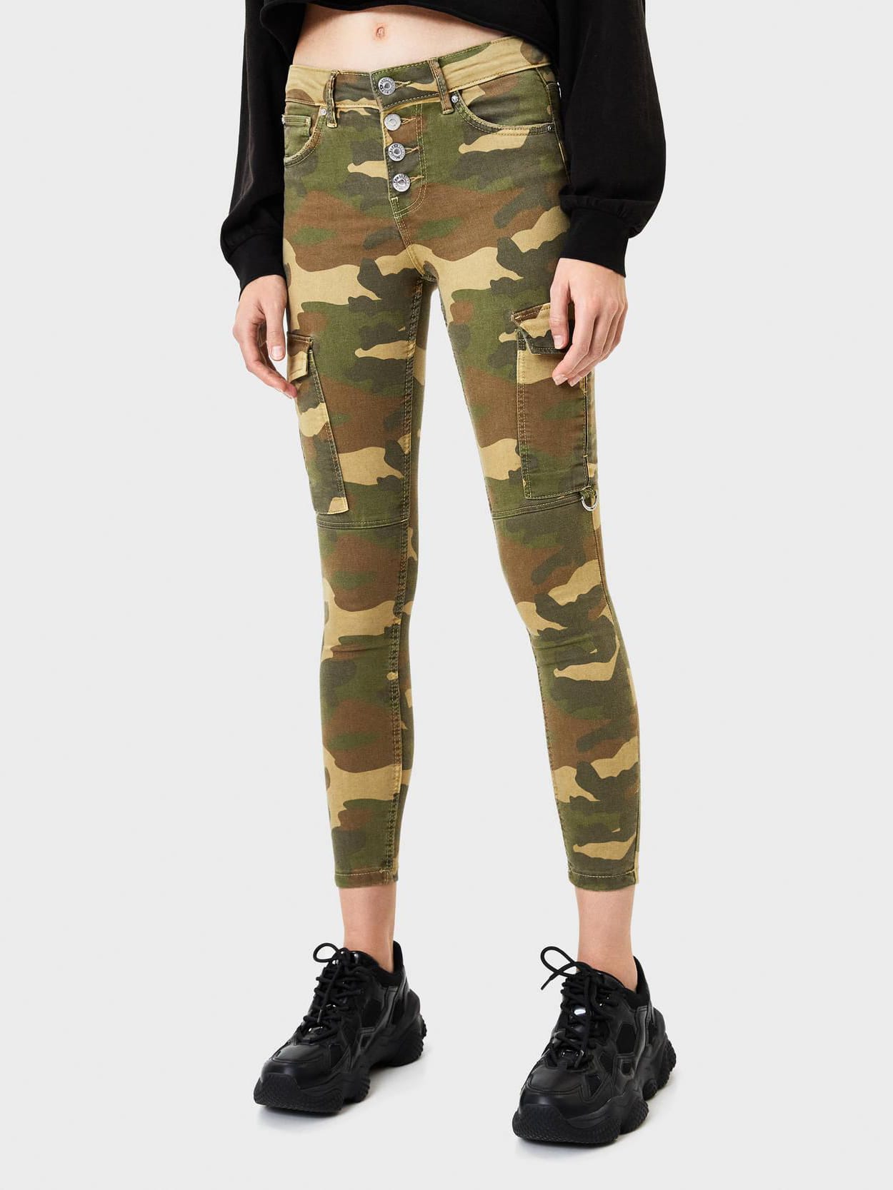 

Брюки Bershka XAZ218660HIFM  Милитари, Брюки Bershka XAZ218660HIFM 38 Милитари