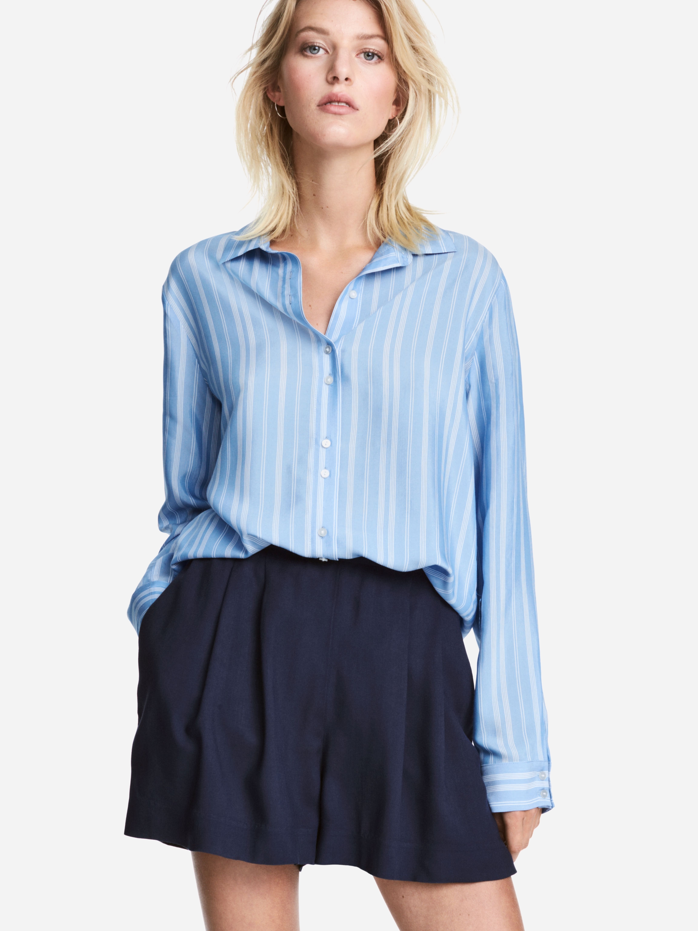 

Рубашка H&M XAZ160275ONBJ  Синяя с белым, Рубашка H&M XAZ160275ONBJ 40 Синяя с белым