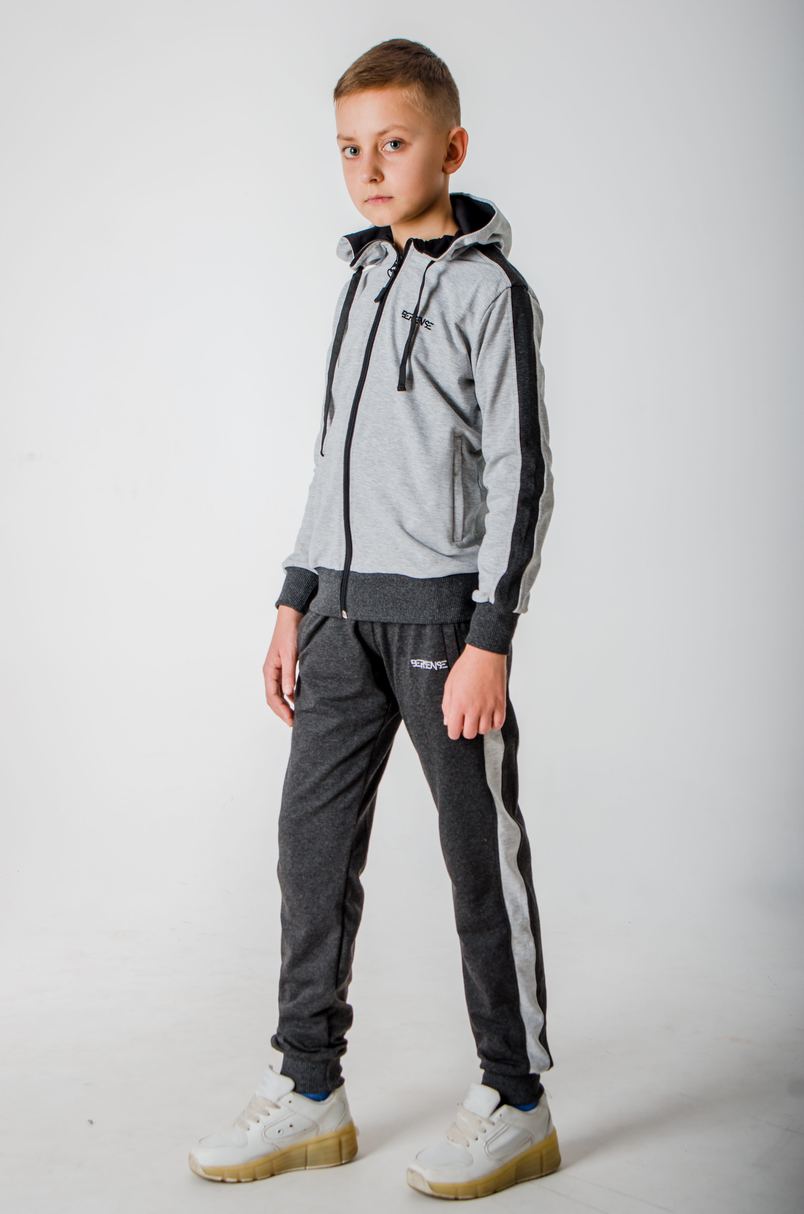 

Дитячий спортивний костюм BERSENSE KIDS CLASSIC-M на замку сірий, 134