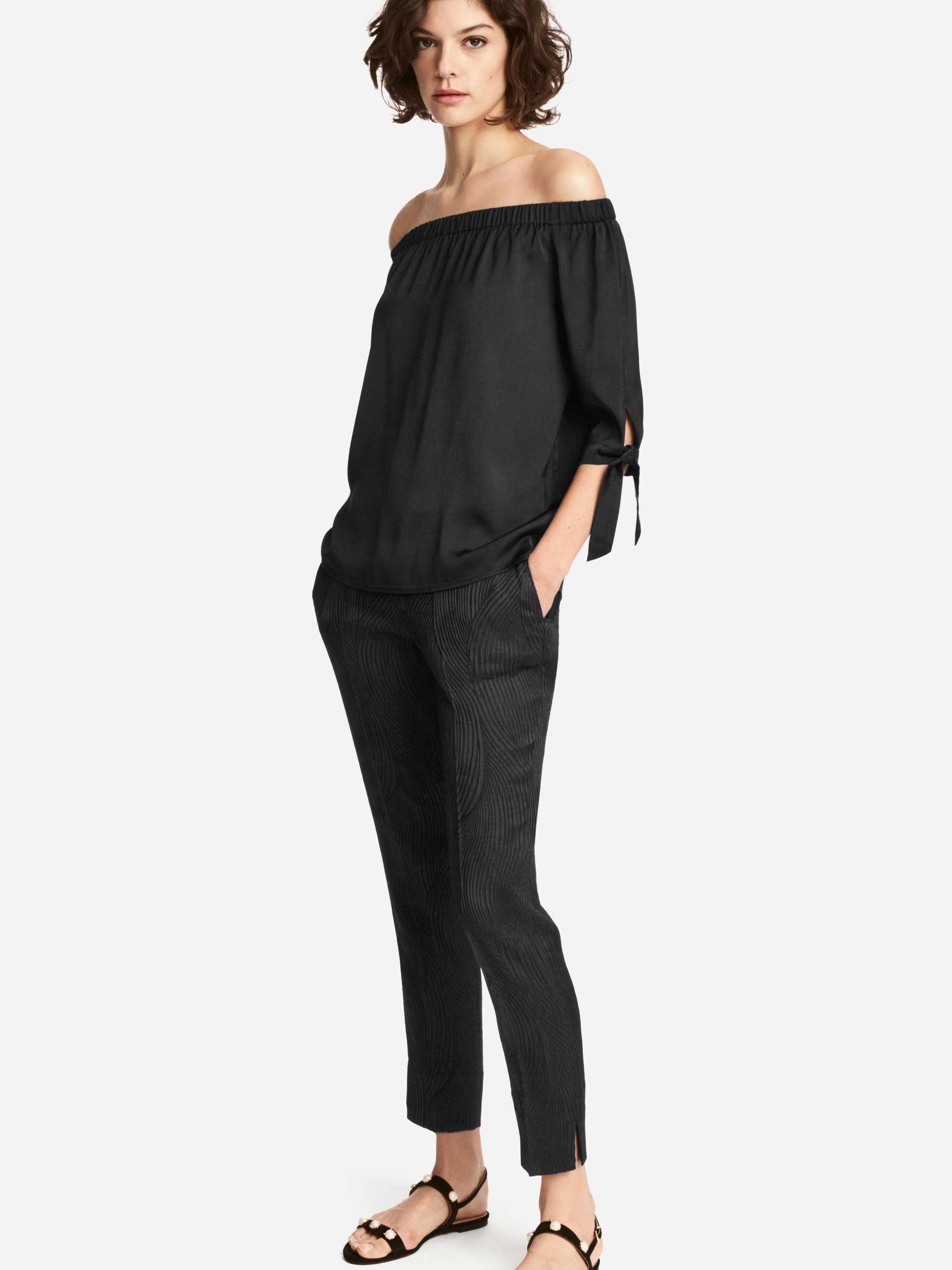 

Брюки H&M XAZ075400DUWE  Черные, Брюки H&M XAZ075400DUWE 36 Черные