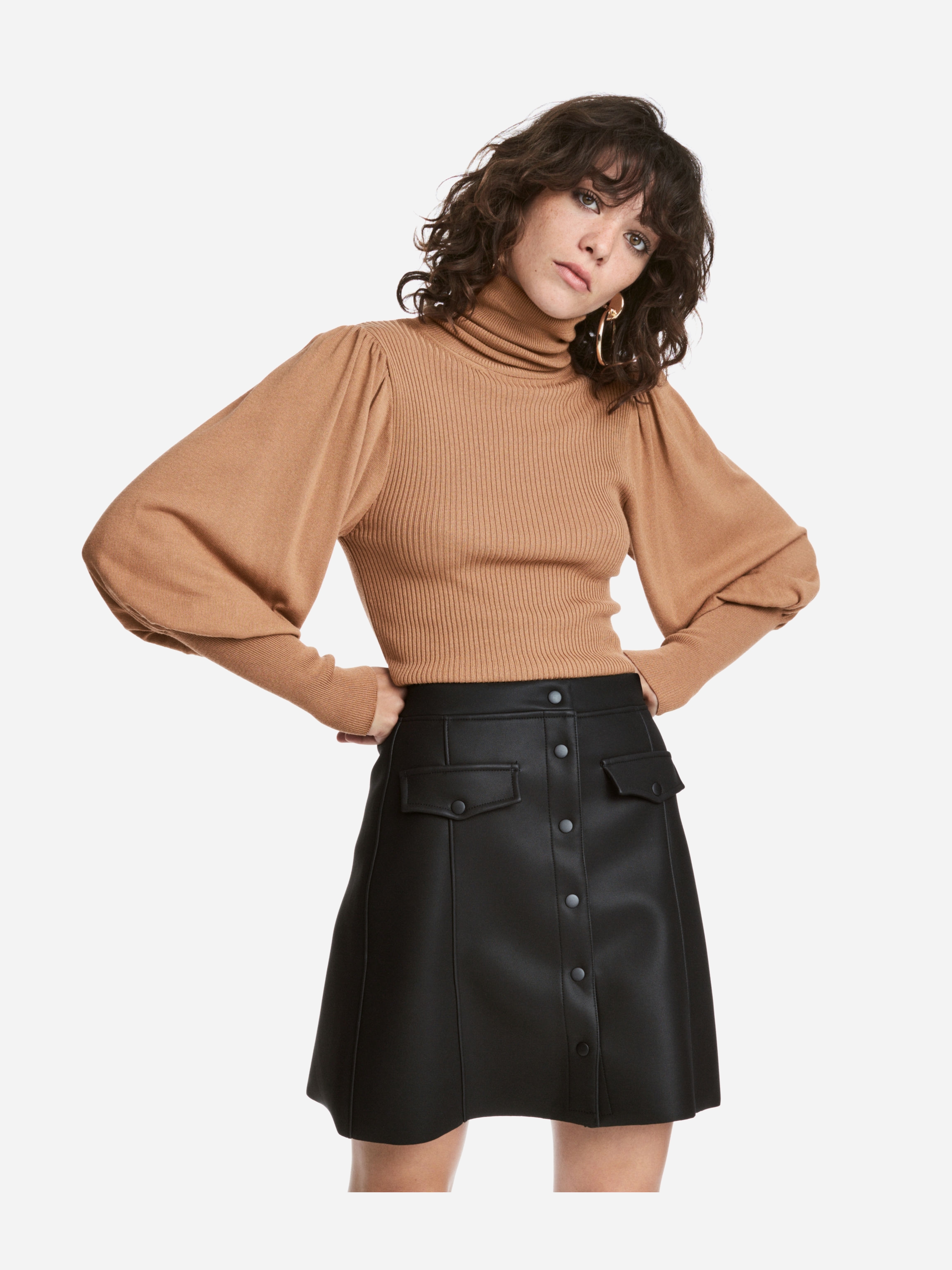 

Водолазка H&M XAZ173108EGCB 40 Темно-бежевая