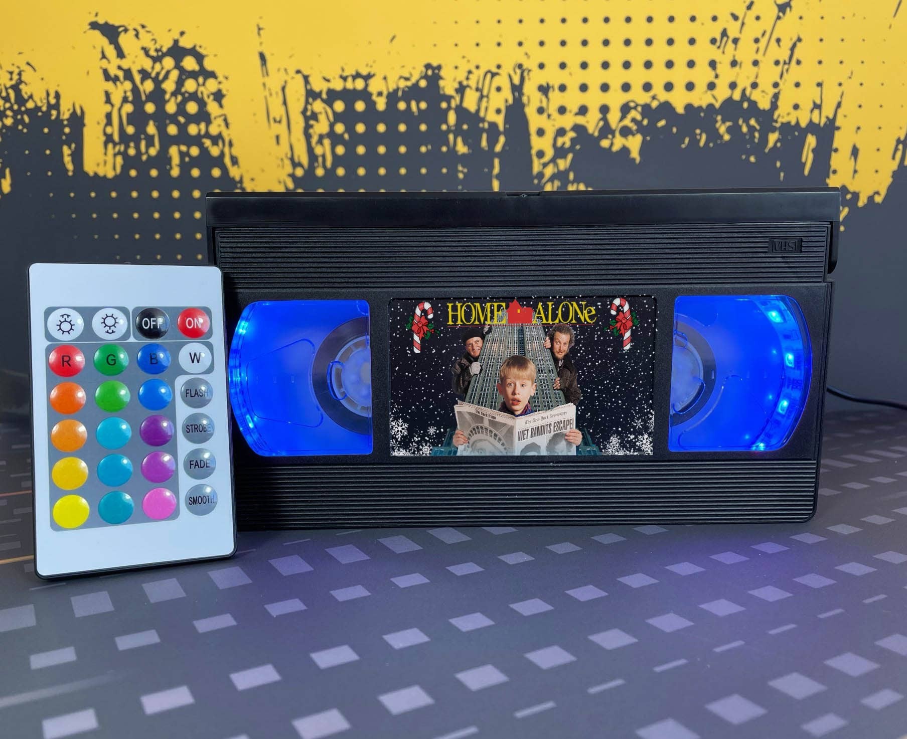 

Ретро VHS лампа-ночник Настольный разноцветный светильник фильм "Один дома"