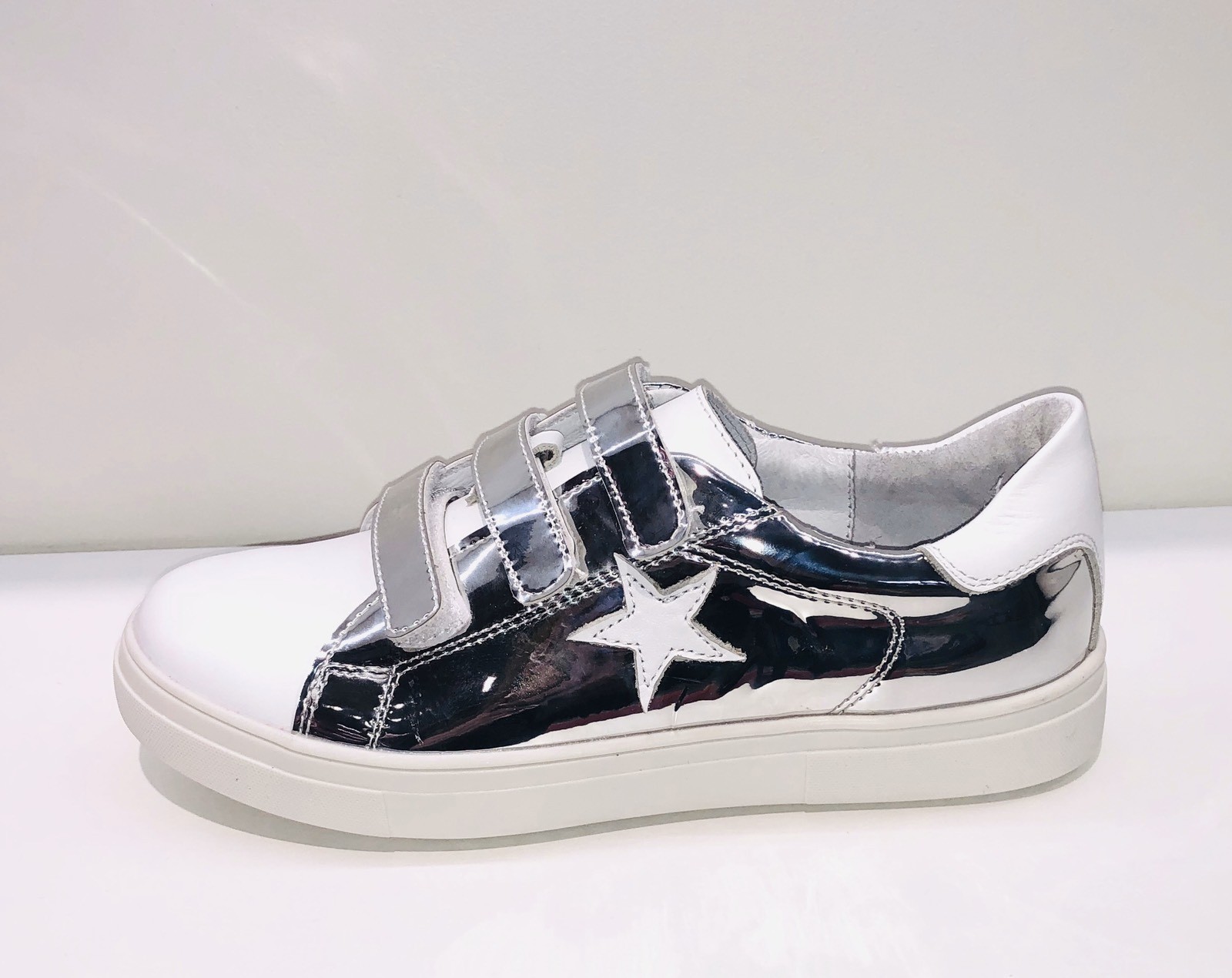 

Кеды для девочек EVIE shoes Saba Big Mirror 37 White Mirror (190-4K Mirror 37)
