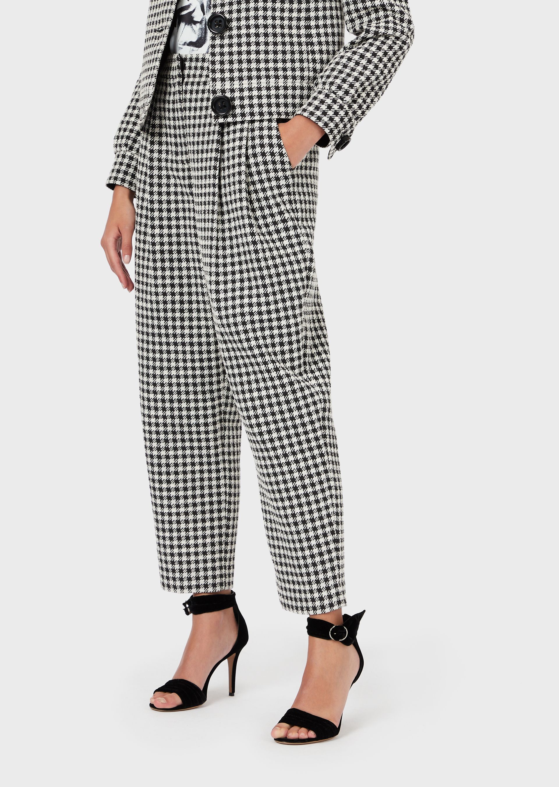 

Брюки Emporio Armani  Черно-белые 6H2P84.2NMMZ, Брюки Emporio Armani 42 Черно-белые 6H2P84.2NMMZ