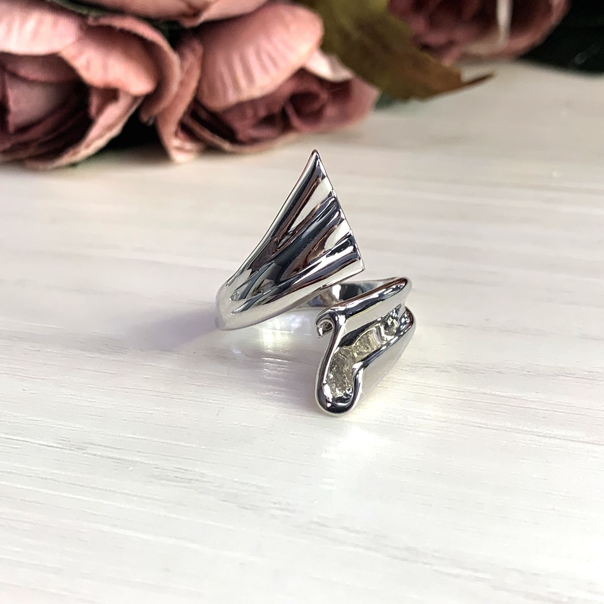 

Серебряное кольцо SilverLine без камней 18 размер