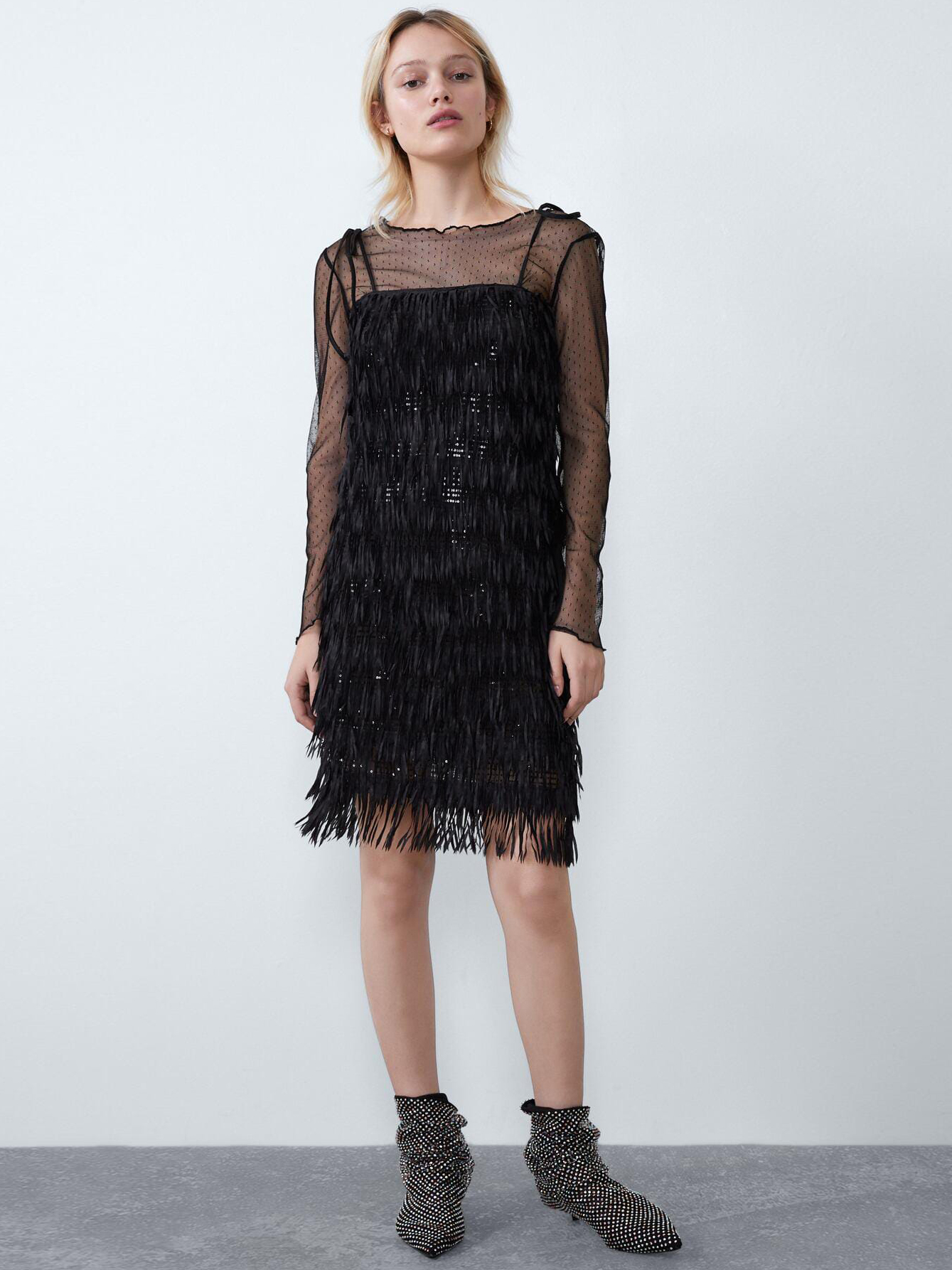 

Платье Zara XAZ229137SXRI  Черное, Платье Zara XAZ229137SXRI S Черное