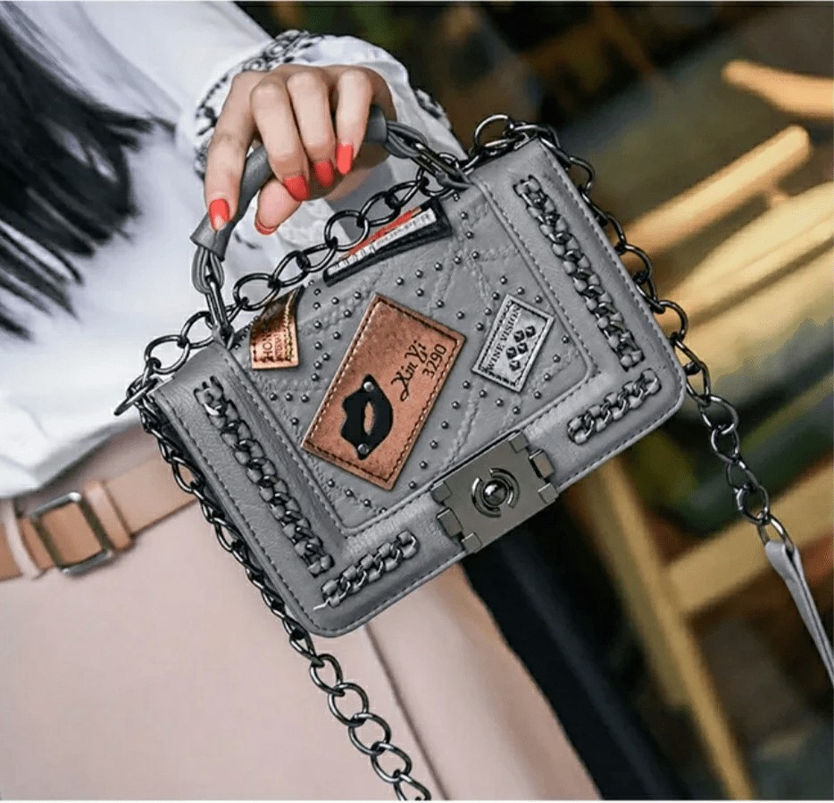 

Женская сумка чемоданчик Smooza через плечо с надписью маленькая серая (1131-gray)