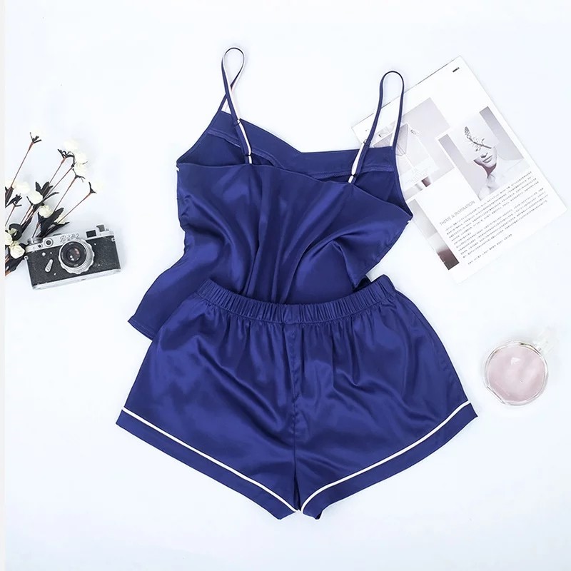 

Женская пижама с шортами Vero Moda атласная синяя  (1248-blue, Женская пижама с шортами Vero Moda атласная синяя M (1248-blue-M)