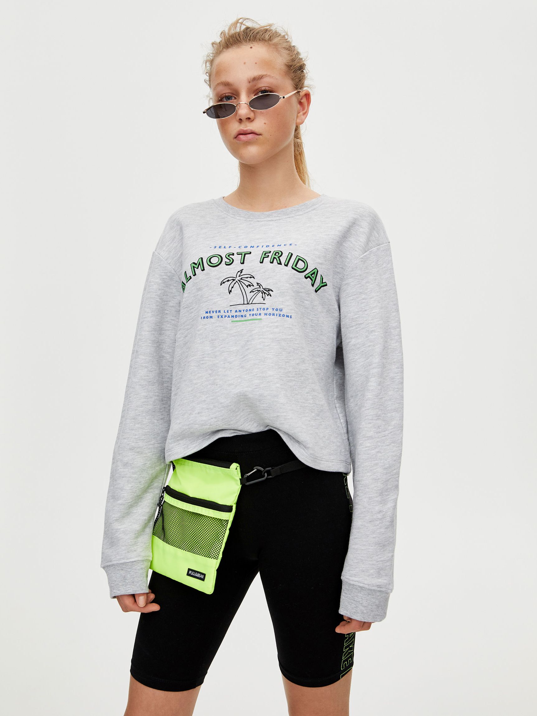 

Свитшот Pull & Bear 5590388803b26 L Серый