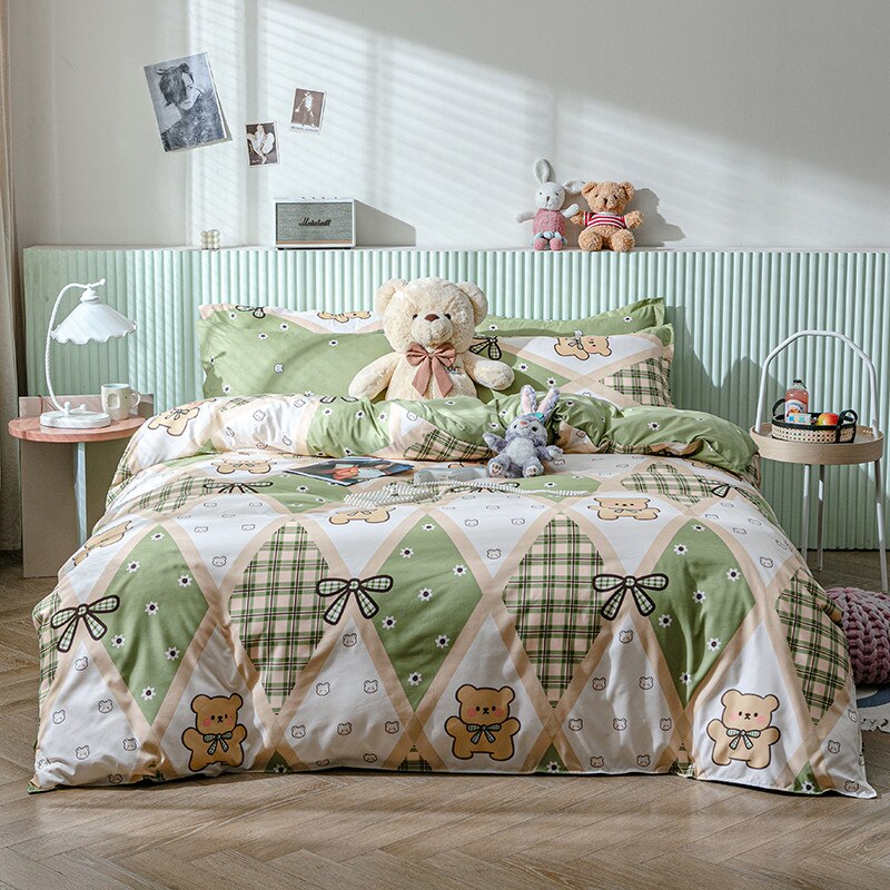 

Комплект постельного белья с геометрическим принтом и изображением медведя зеленый Beautiful home (двуспальный-евро) Berni Home Зеленый