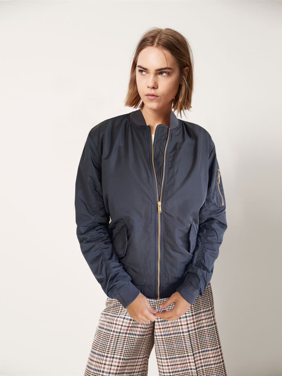 

Бомбер H&M 4279511b31  Темно-синий, Бомбер H&M 4279511b31 36 Темно-синий