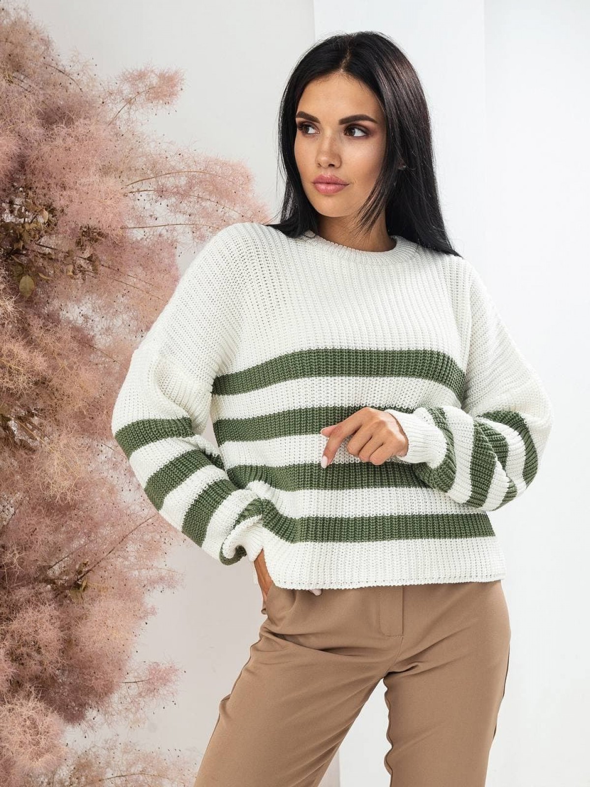 

Вязаный женский джемпер Larionoff Ester S-L Молочный з оливковым (15143/2)