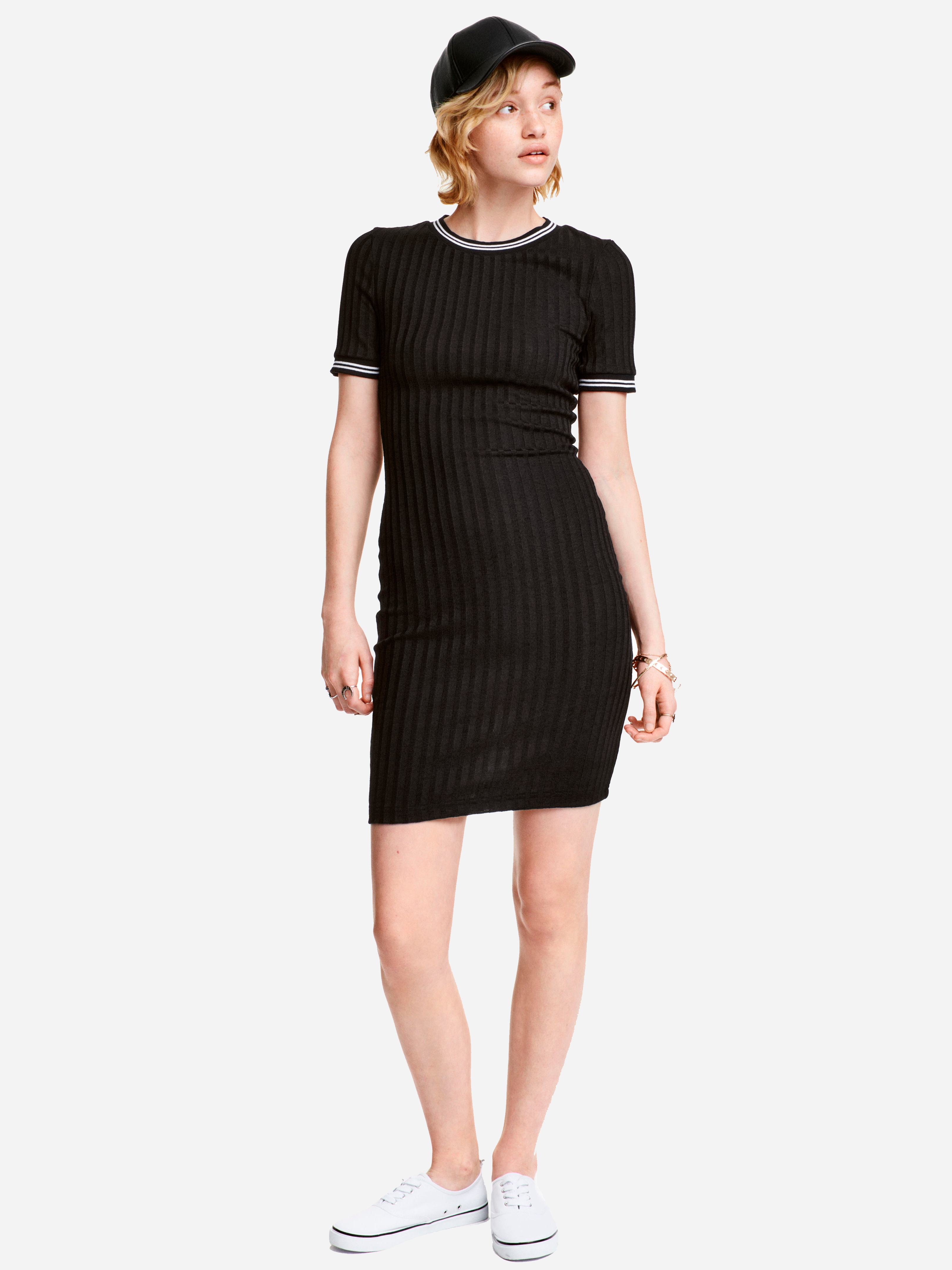 

Платье H&M 07-0406264-002  Черное (СА2000001324226, Платье H&M 07-0406264-002 40 Черное (СА2000001324226)