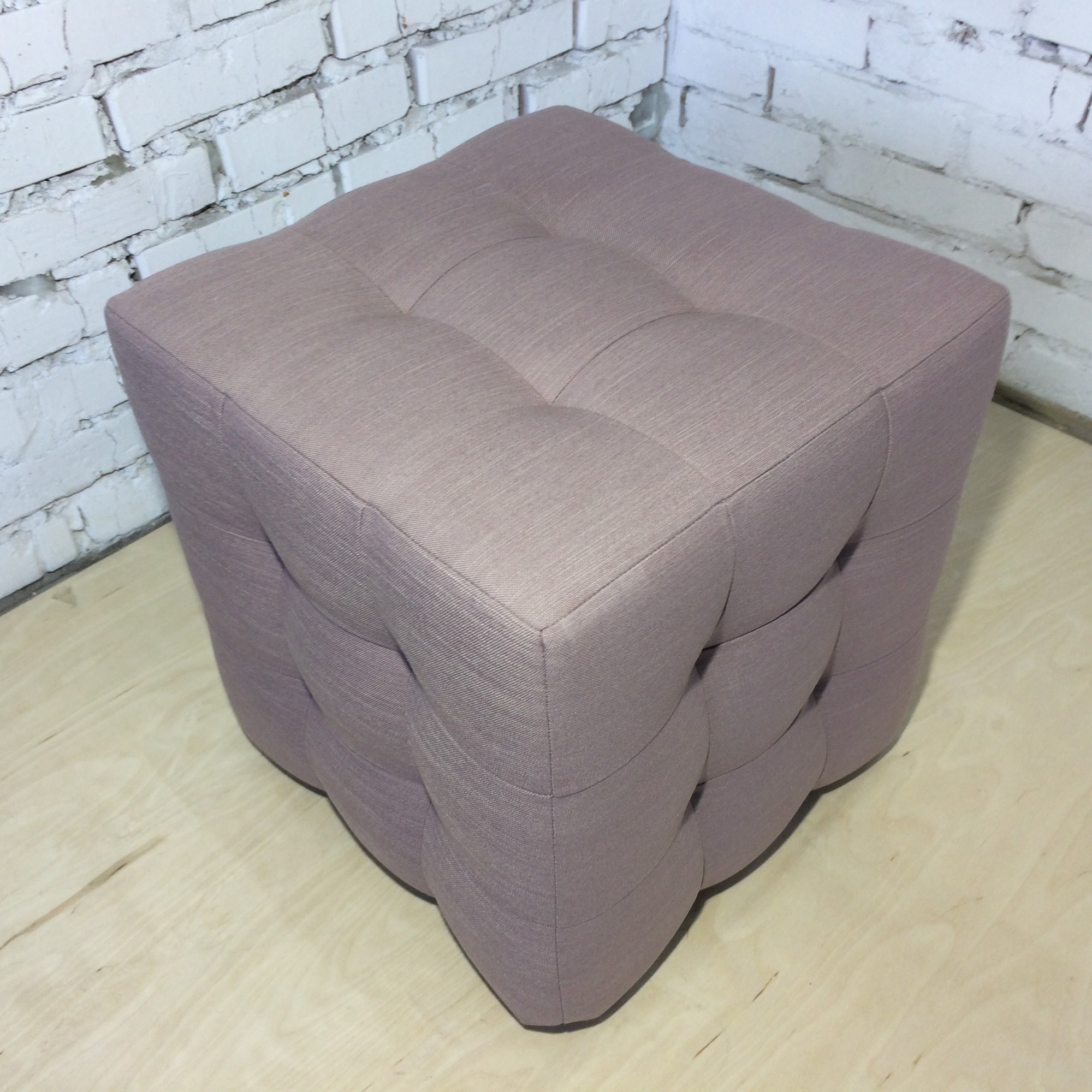 

Пуф квадратный Куб Pidvushko 40х40 см светло-розовый Melva 61