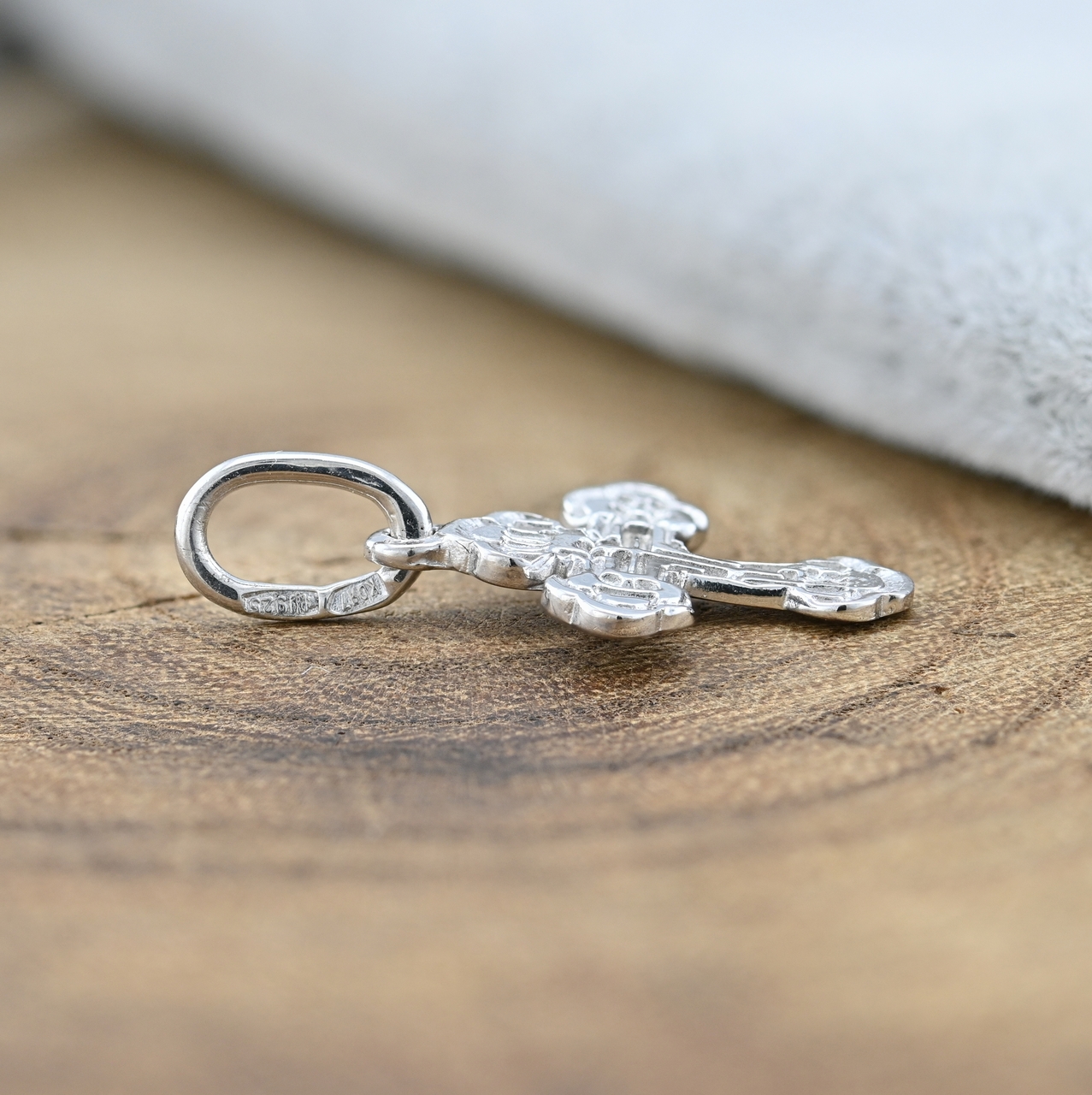 

Серебряный крестик Спаси и сохрани ps31041p размер 20х12 мм вес 0.7 г