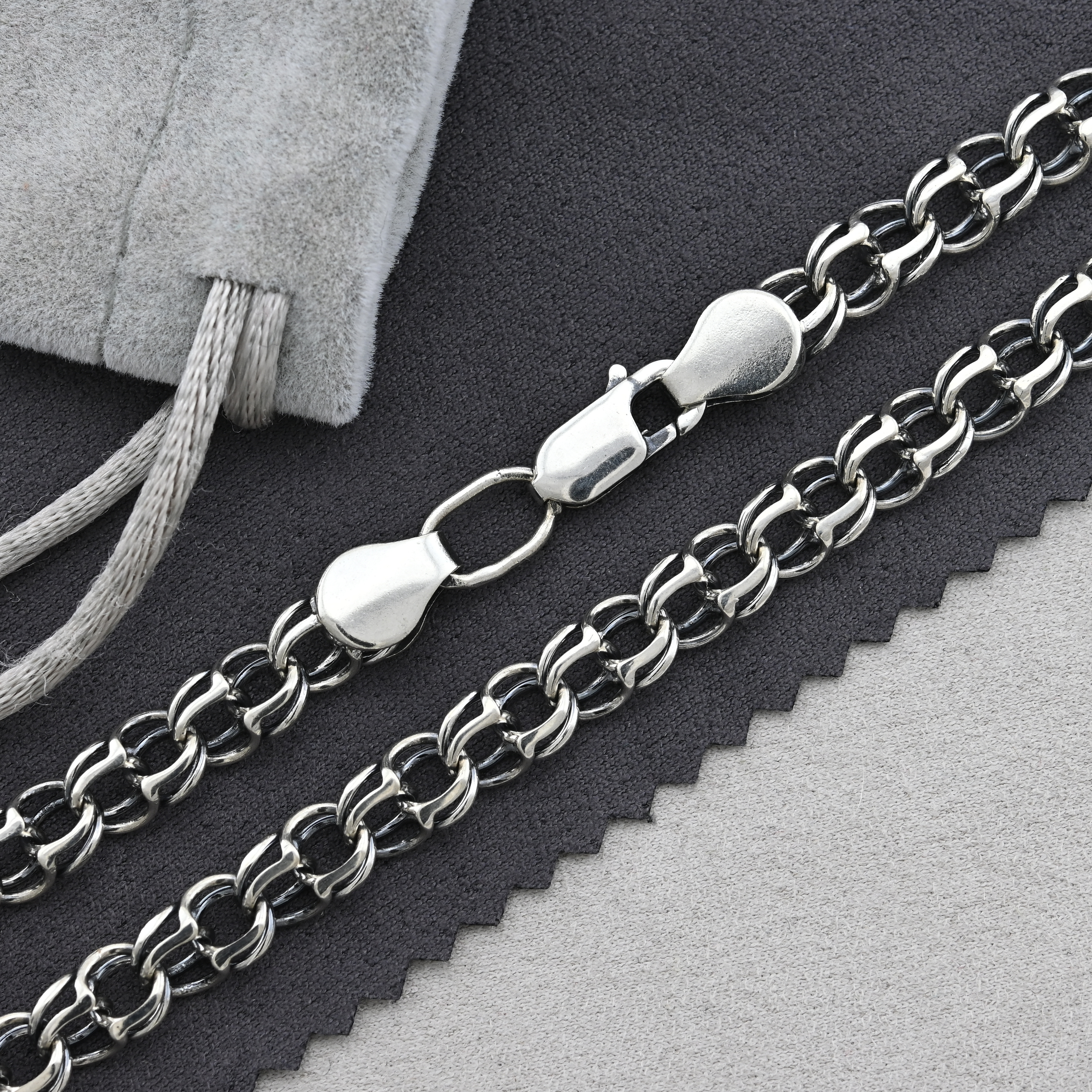 

Серебряная цепочка с чернением Турецкий Бисмарк ширина 7 мм 65