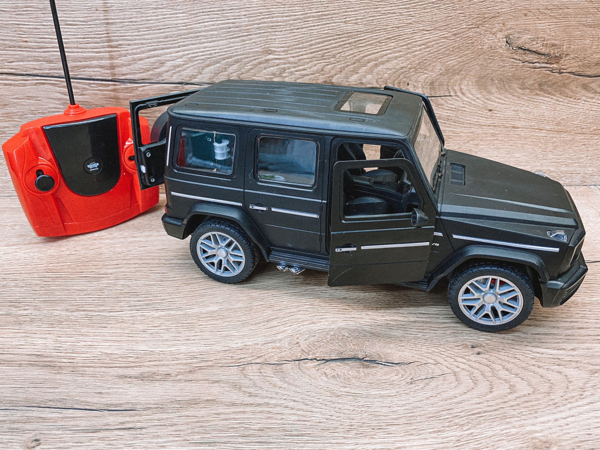 

Машинка Джип Мереседес Гелендваген Mercedes Benz AMG G63 Brabus детская на радиоуправлении Shaungfeng 1:12