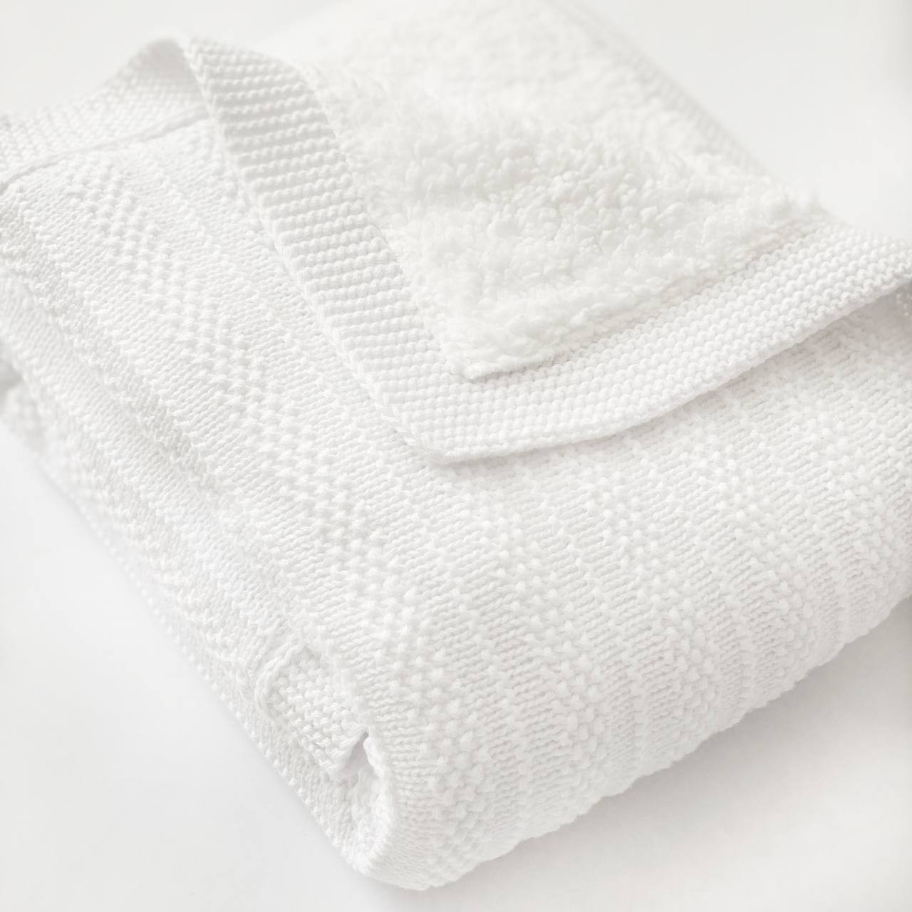 

Плед вязанный для новорожденного утепленный Баловень White