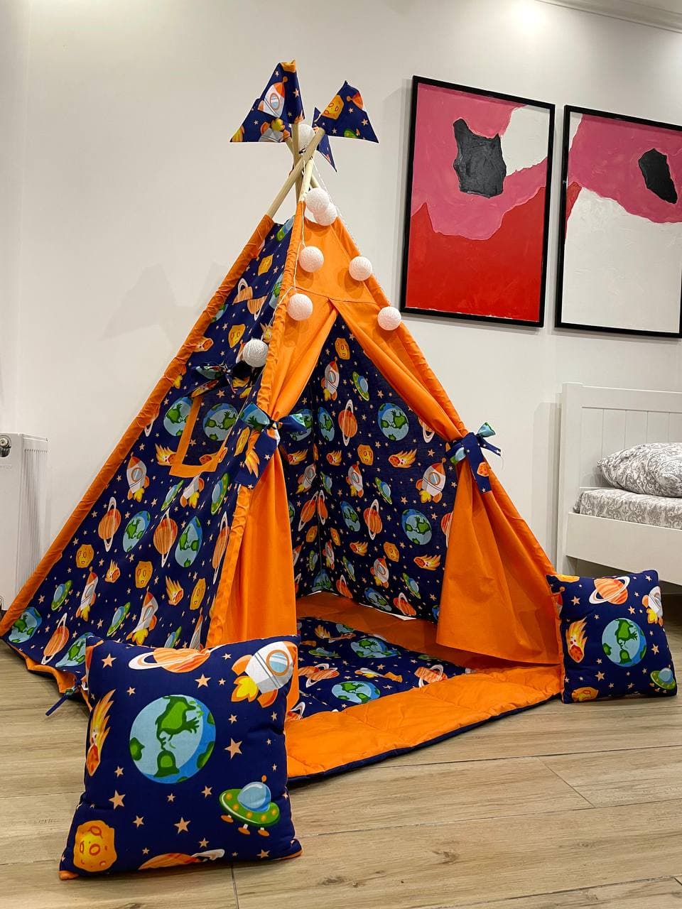 

Вигвам детский для мальчика Космос оранжево-синий 115х115х165
