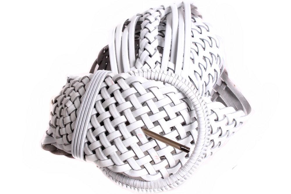 

Изящный плетеный пояс белого цвета D-Belts S0130 белый (105 см х 6 см)