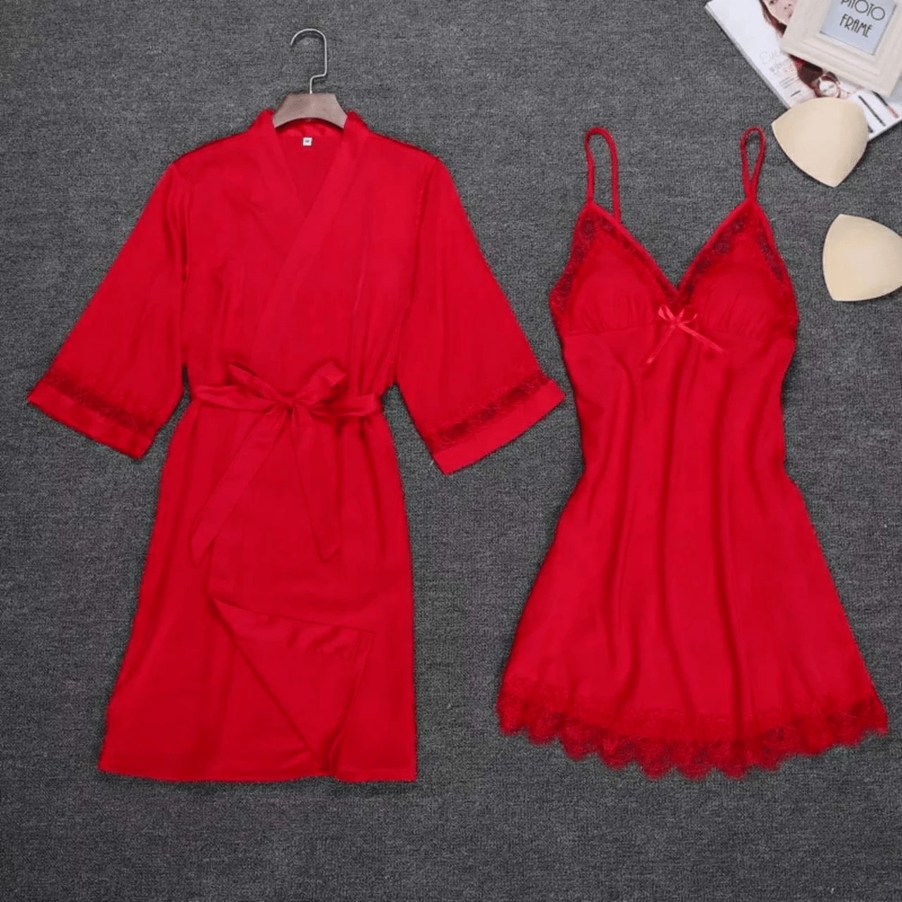 

Женский комплект Vero Moda атласный халат и ночная рубашка красный  (1223-red, Женский комплект Vero Moda атласный халат и ночная рубашка красный 46 (1223-red-46)