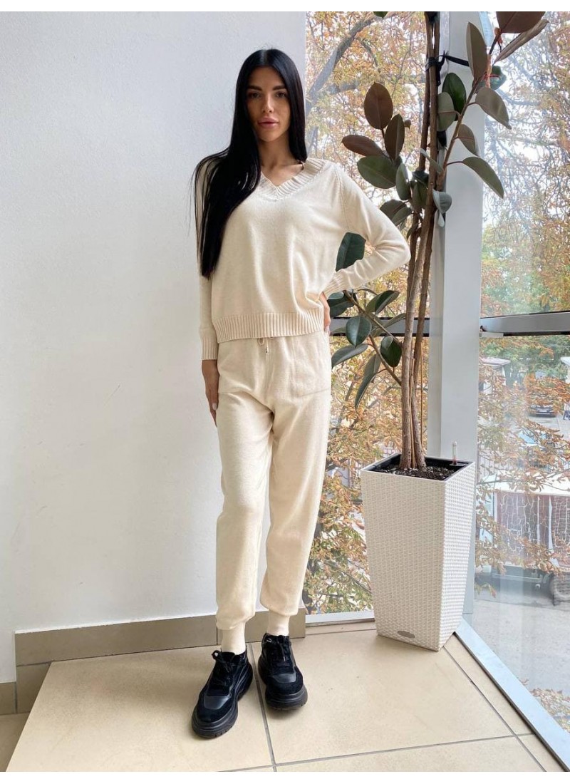 

Костюм прогулочный V-вырез 3007# Modern Boutique молочный,  КО3007, Костюм прогулочный V-вырез 3007# Modern Boutique молочный, one size КО3007