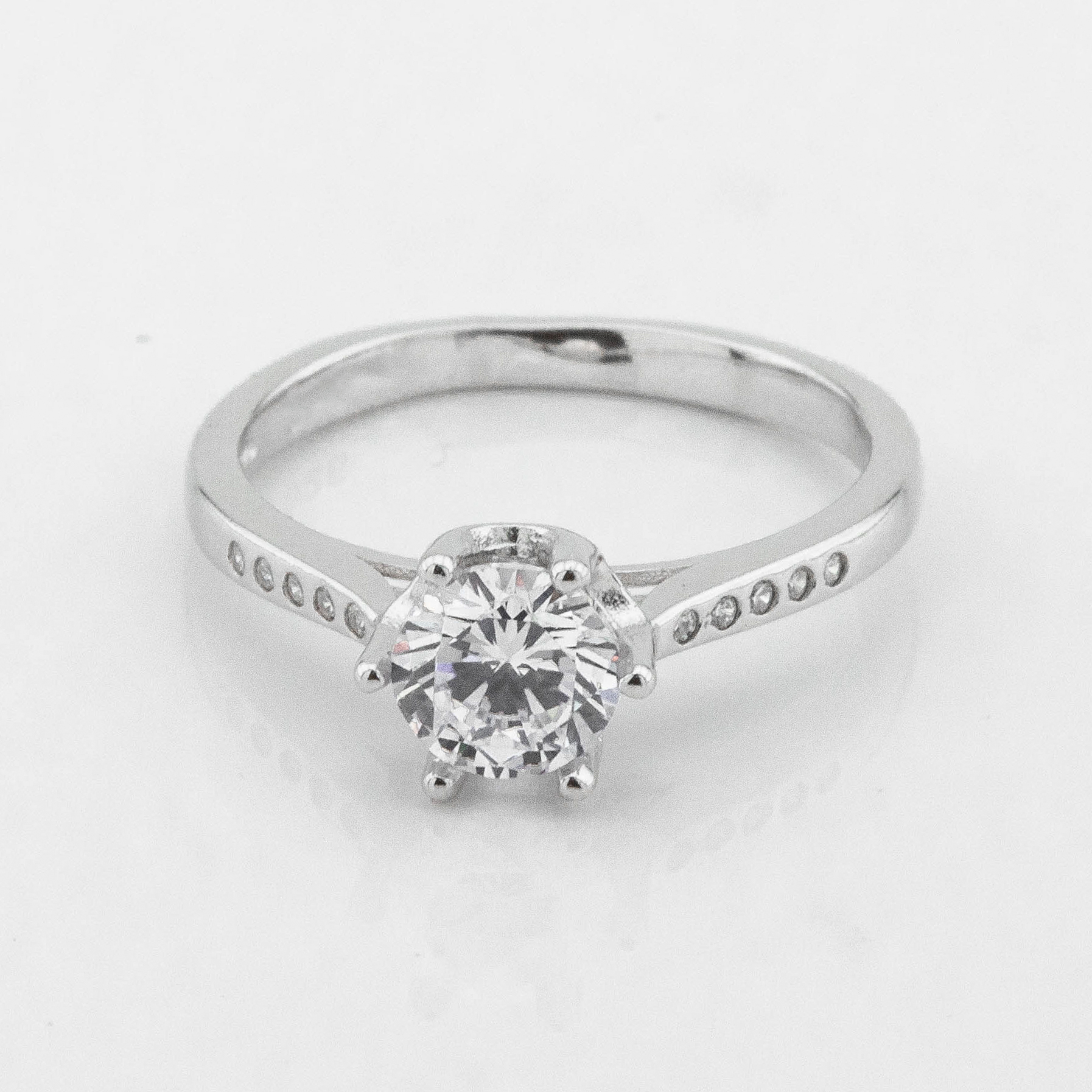 

Серебряное кольцо с фианитами K111701 Диамант, 19 размер