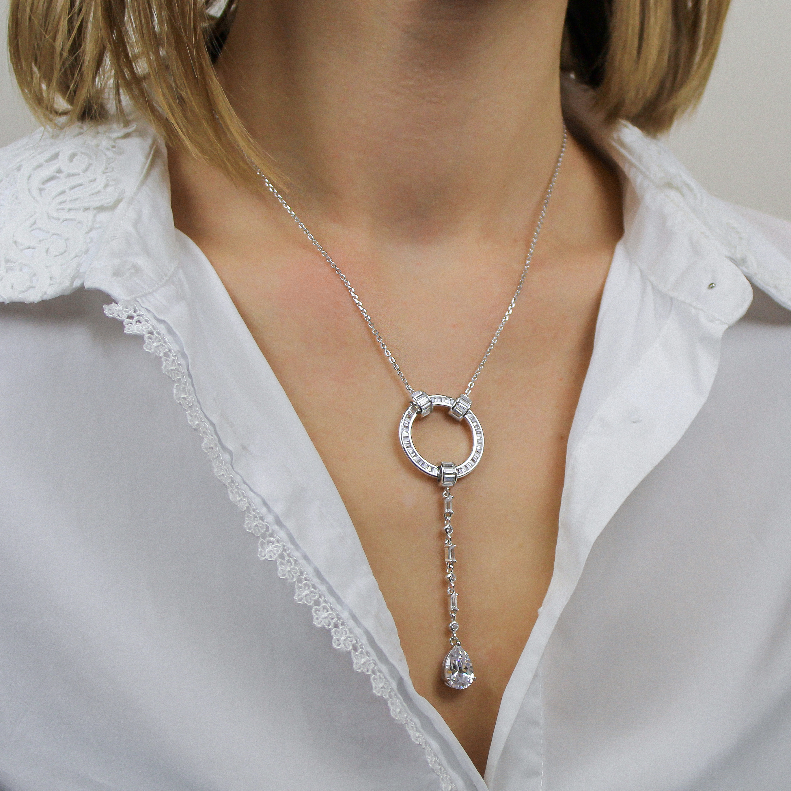 

Серебряное колье с фианитами KO14190 Диамант