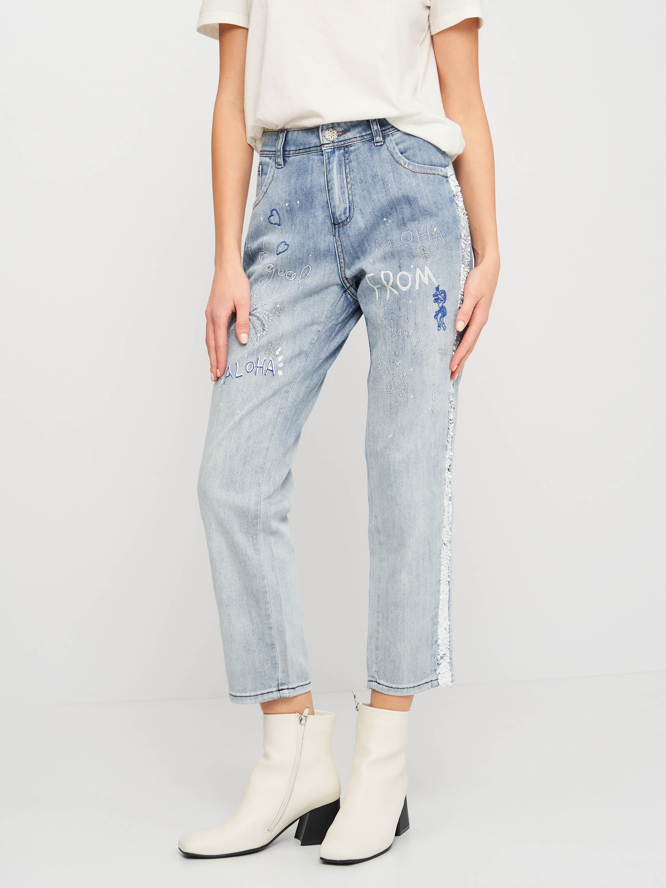 

Джинсы Desigual 19SWDD58-5160 28 Голубые