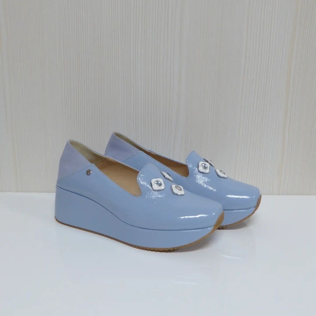 

Броги жіночі Kelton шкіра лакові 37 Блакитні