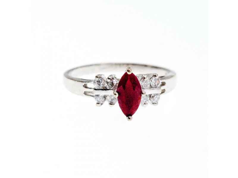 

Серебряное кольцо с рубеллитом и фианитами Маркиз Натуральный Sky Jewelry 003223