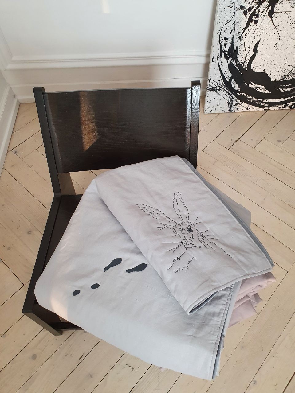 

Покрывало льняное "Bunny 150x220" Soft25 светло-серое с вышивкой Артикул P180524_1P_SL