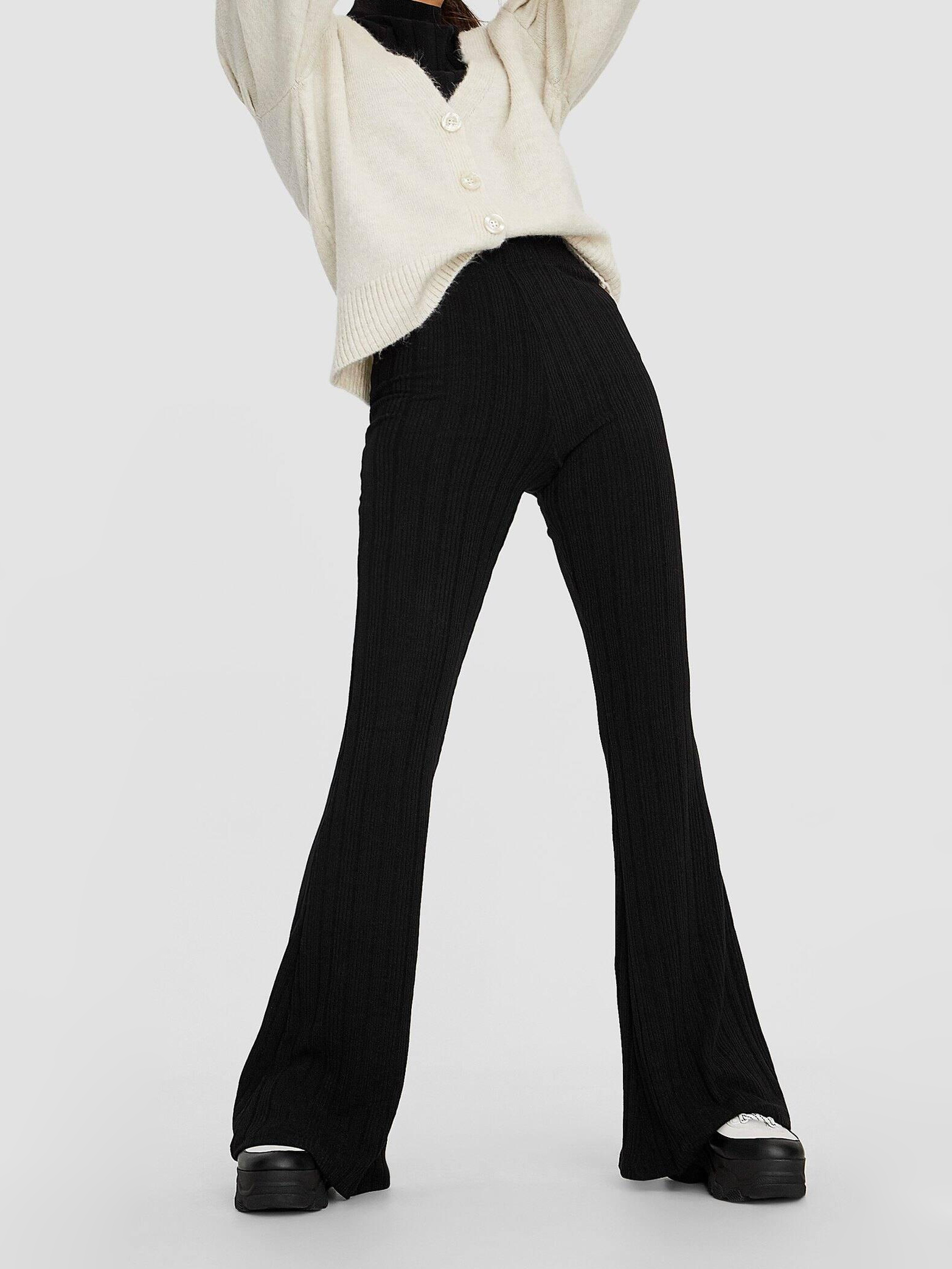 

Брюки Stradivarius XAZ230931PPGI XL Черные