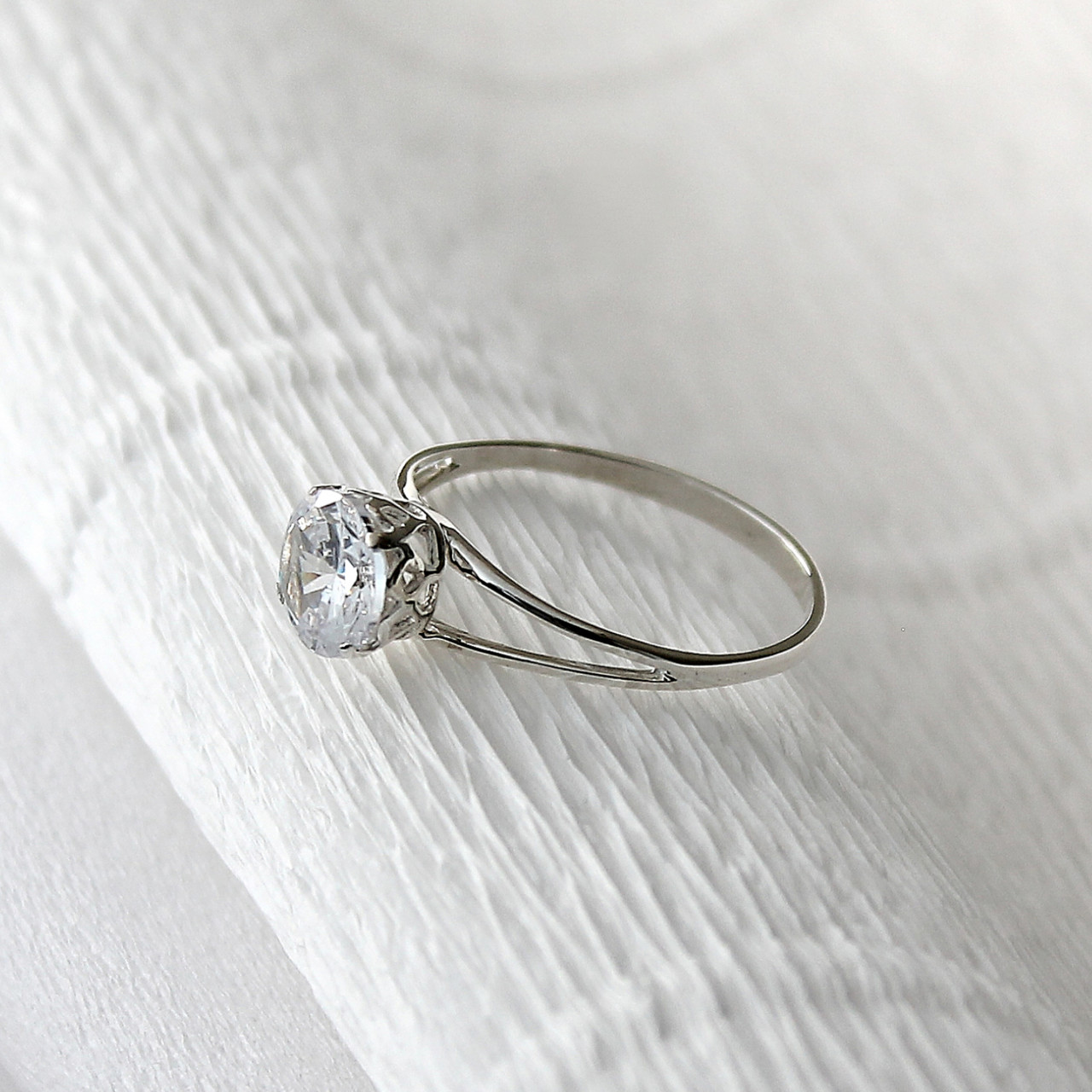 

Серебряное кольцо Королева 19