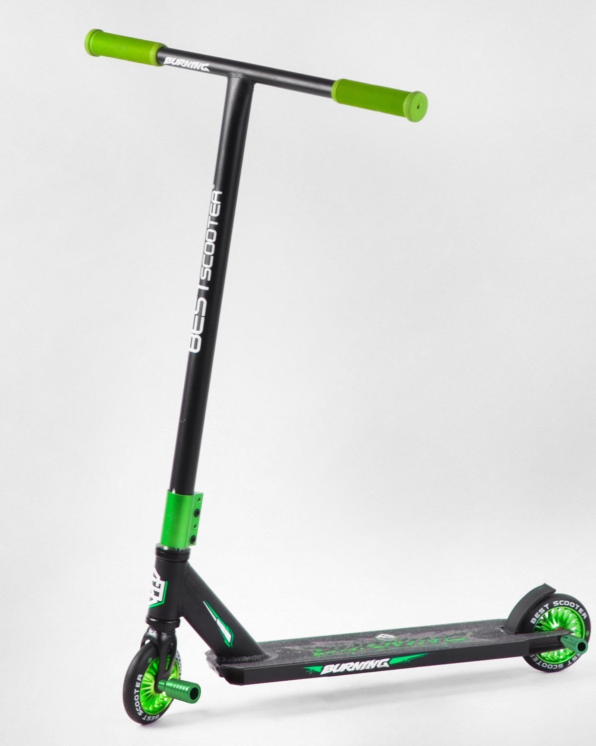 

Самокат трюковый Best Scooter HIC-система, с пеги 42804 Black-Green (42804)