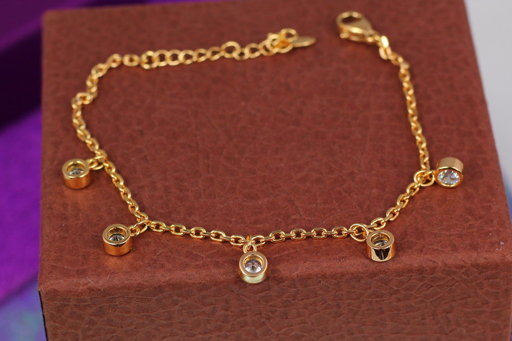 

Браслет Xuping Jewelry с пятью подвесками камешками 17 см 2 мм добавка цепи 3 см золотистый