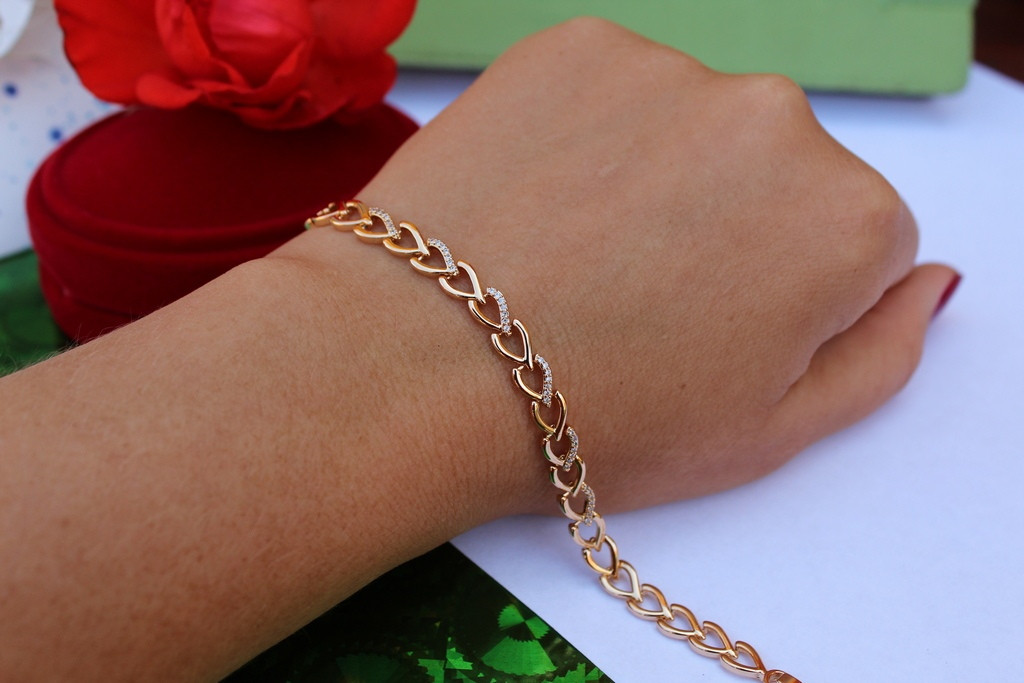 

Браслет Xuping Jewelry косичка с камнями 17 см 6 мм золотистый