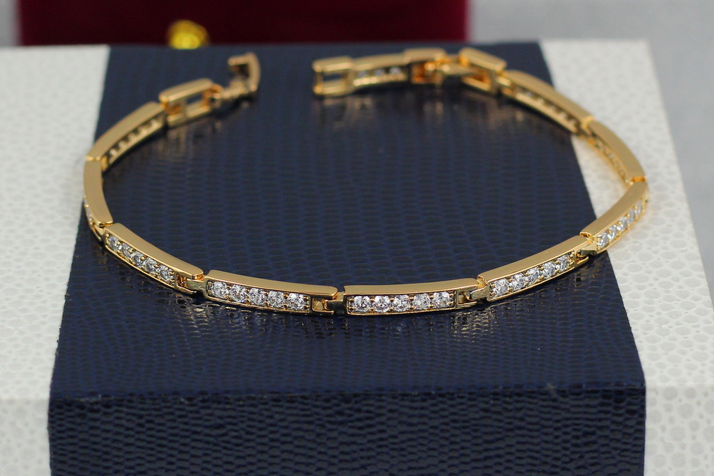 

Браслет Xuping Jewelry дорожки из пяти камней 21 см 3 мм золотистый
