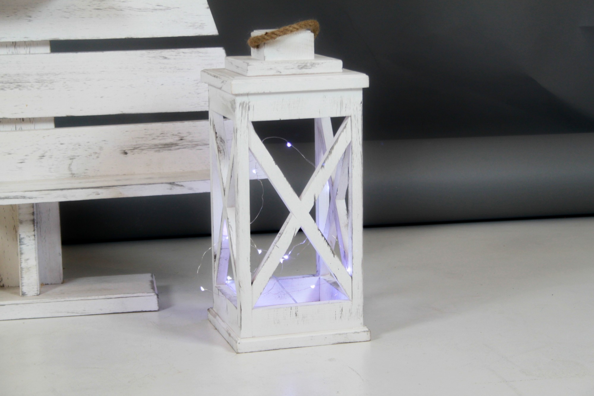 

Деревянный фонарь Decor PW 20 х 20 х 45 см белый с серым