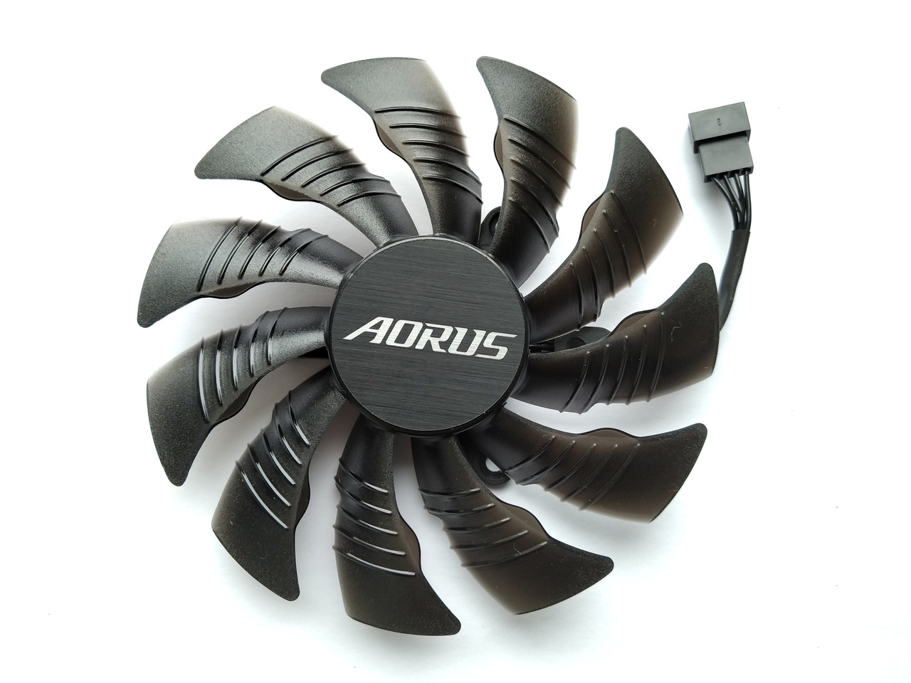 

Вентилятор Everflow для видеокарты Gigabyte Aorus T129215BU (PLD10015B12H) №161