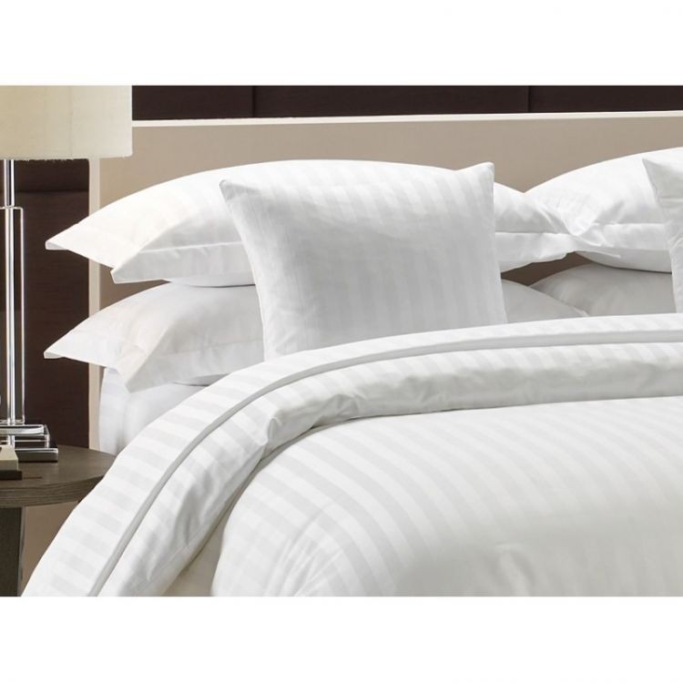 

Двуспальный комплект постельного белья Textil comfort страйп сатин отбеленный (0123КПБ-2-СтрОТБ)