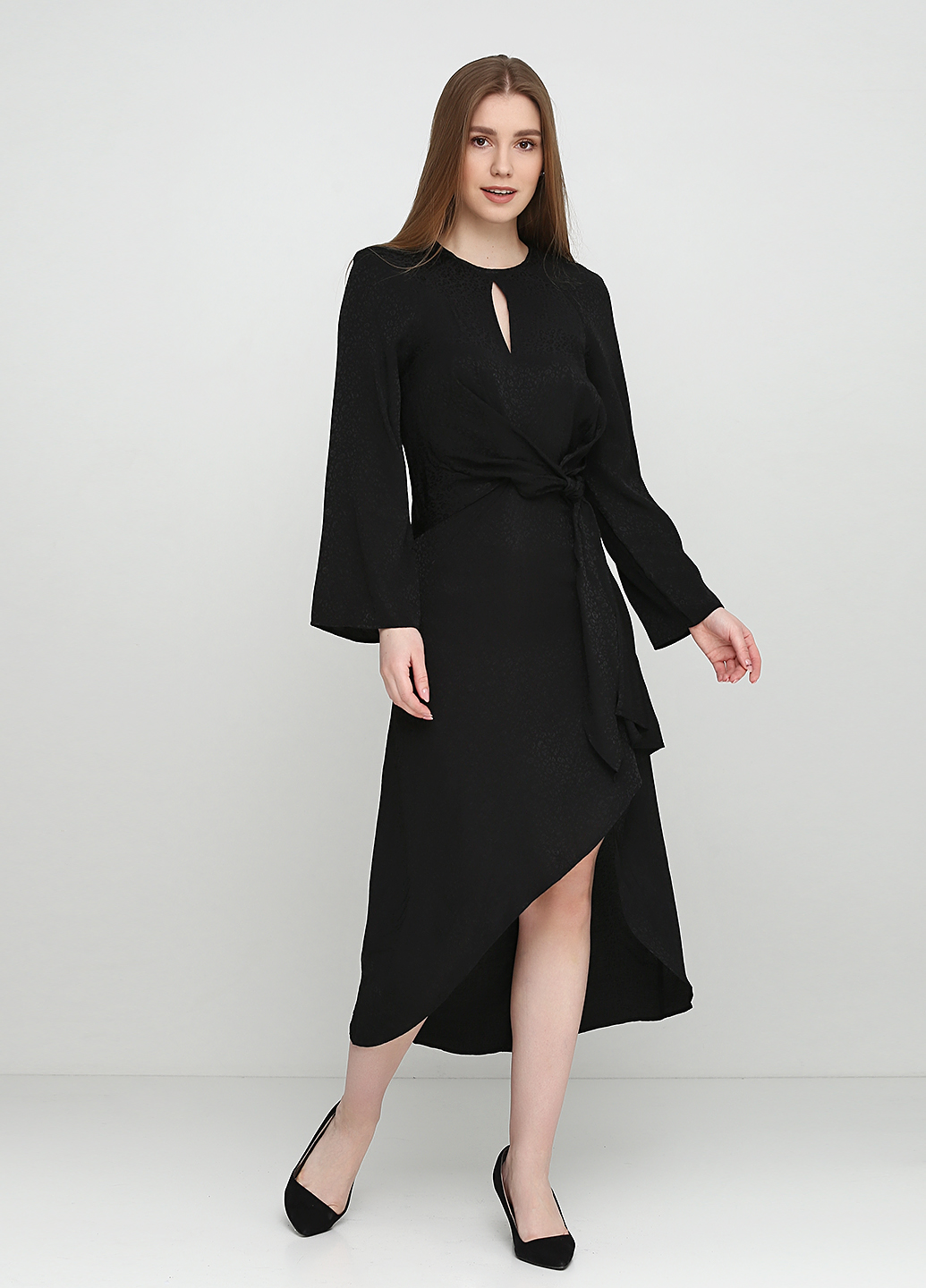 

Платье H&M 34 черный с принтом 2F718227_черный с принтом