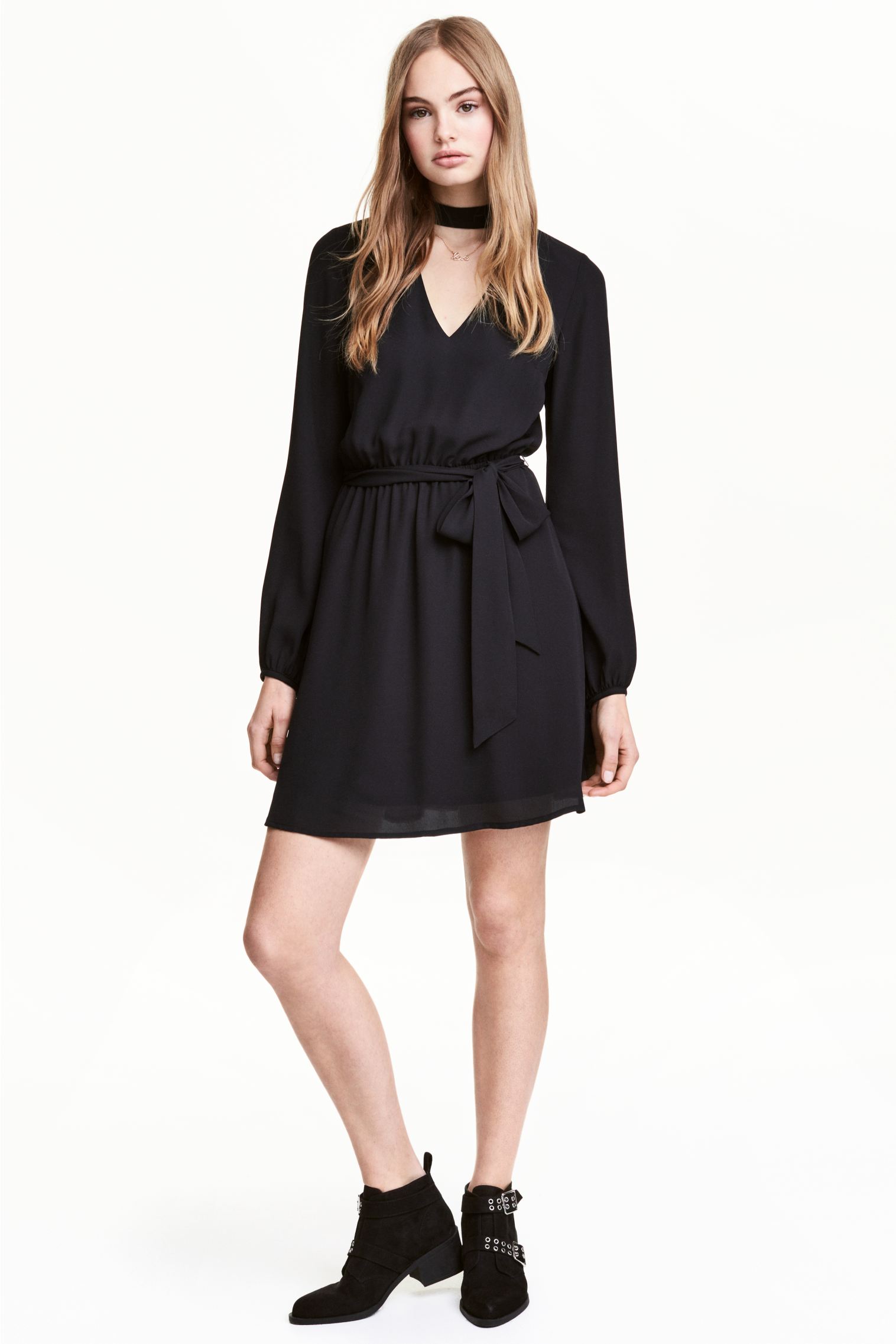 

Платье H&M 38 Черный 4275655RP1_черный